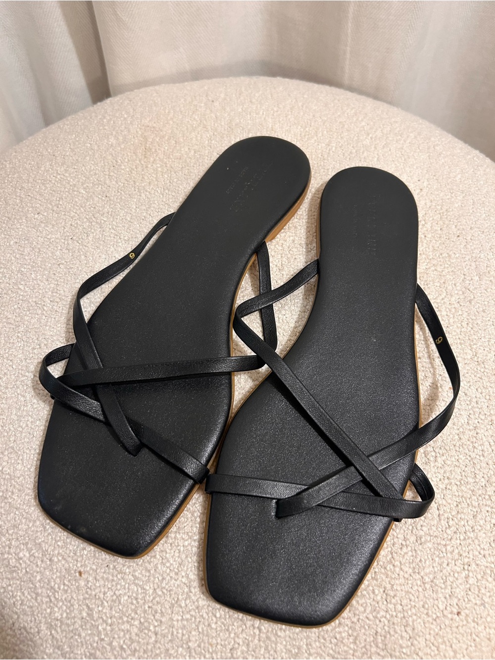 Everlane Vegan Strappy Flat Sandals | Black | Minimalist